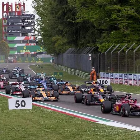 Le Due Corti Centro Storico - Autodromo شقة إيمولا