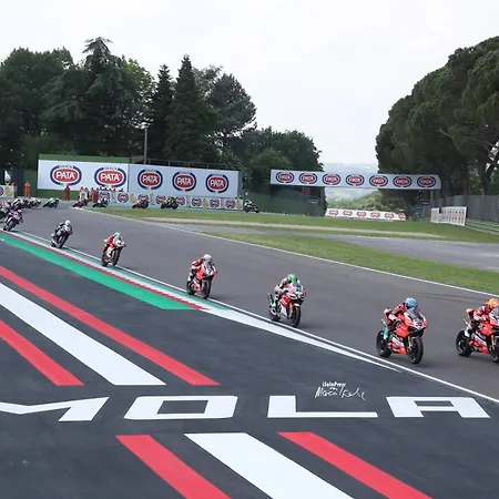 شقة Le Due Corti Centro Storico - Autodromo إيمولا