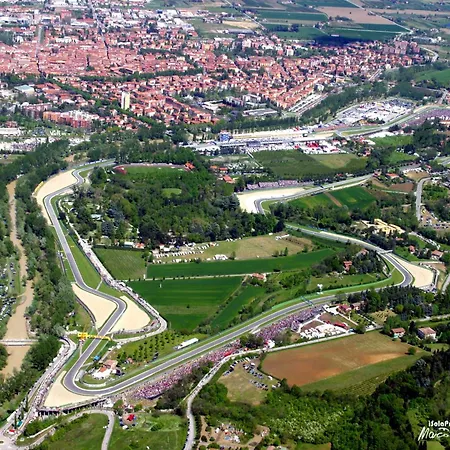 Le Due Corti Centro Storico - Autodromo