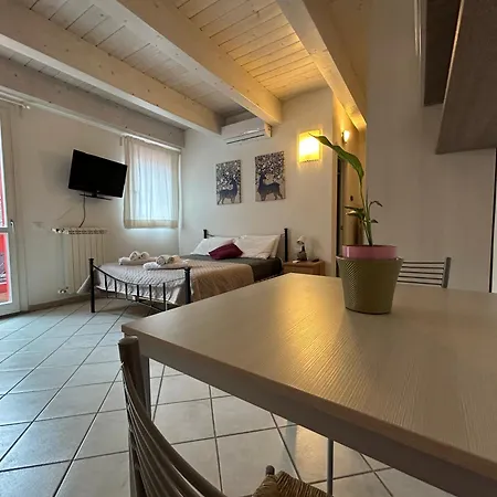 Le Due Corti Centro Storico - Autodromo *